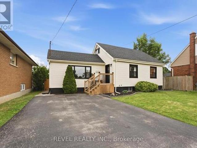 House for sale in Ancaster, Ontario
