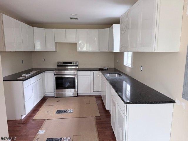 House for sale in Landing, New Jersey