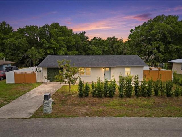 House for sale in Bowling Green, Florida