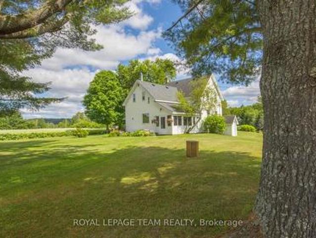 Farm for sale in Renfrew, Ontario