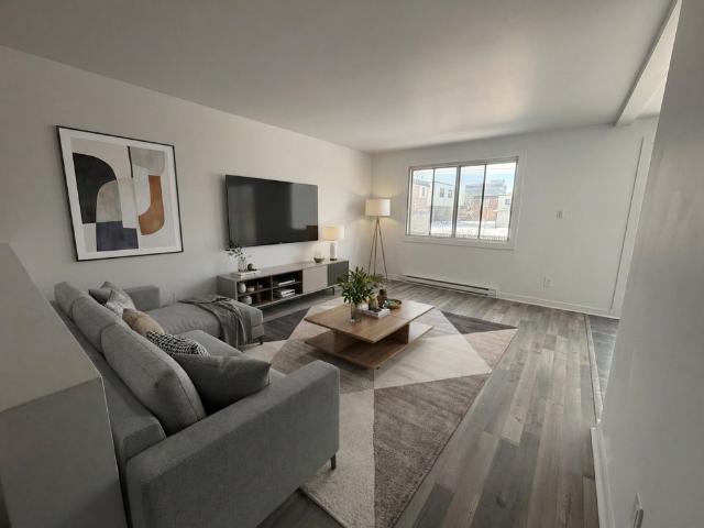 Apartment for rent in Dollard-des-ormeaux, Quebec