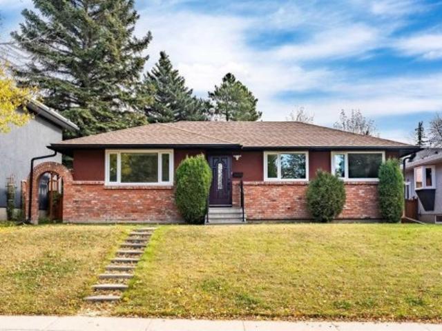House for sale in Charleswood, Calgary