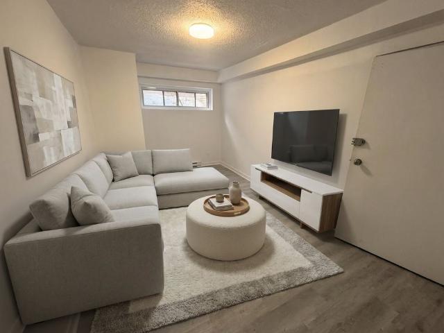 Apartment for rent in Dollard-des-ormeaux, Quebec
