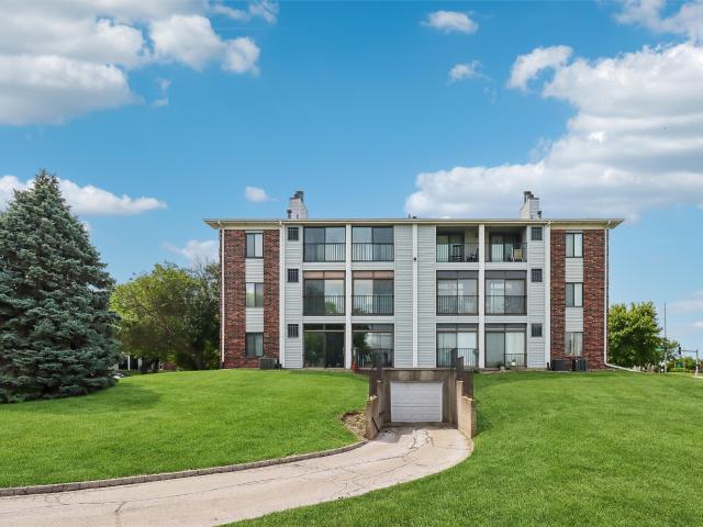 Condo for sale in Urbandale, Iowa