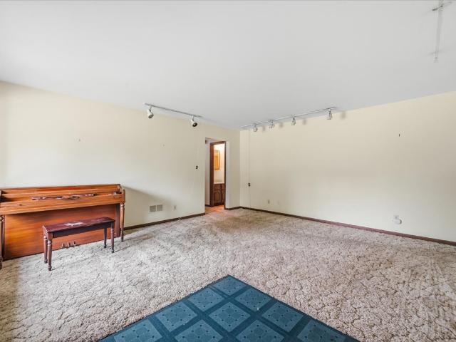 House for sale in North Aurora, Illinois