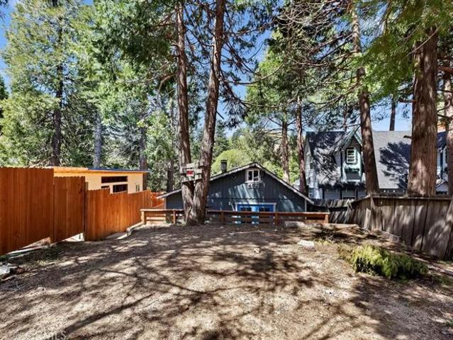 House for sale in Cedarpines Park, California