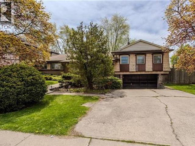 House for sale in Oakville, Ontario