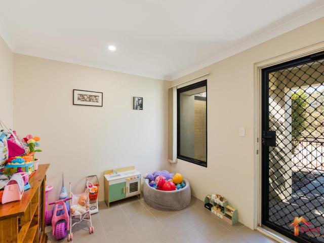 House for sale in Hammond Park, Western Australia