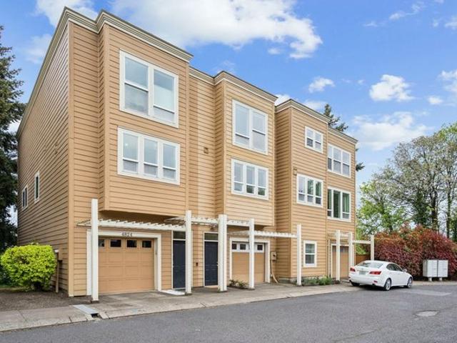 Townhouse for sale in Oregonia