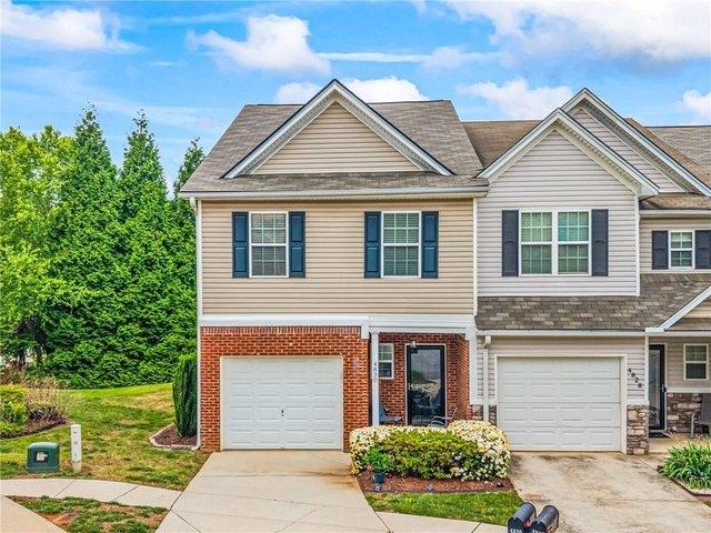 Townhouse for sale in Flowery Branch, Georgia