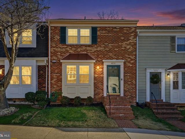 Townhouse for sale in Virginia