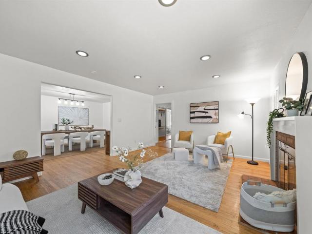 House for sale in Oakland, Alameda County