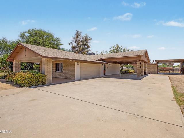 House for sale in Laveen, Arizona