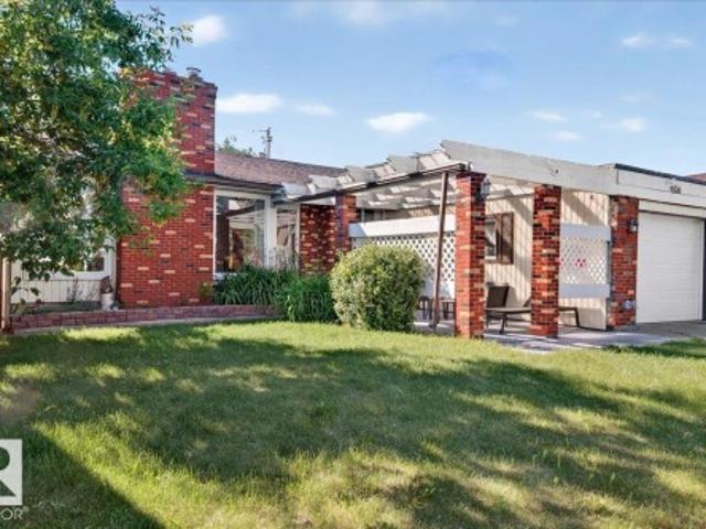 House for sale in Gibbons, Alberta