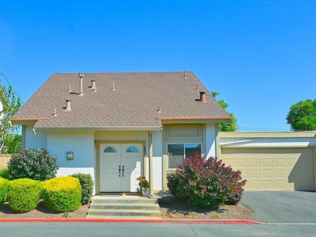 Townhouse for sale in Concord, California