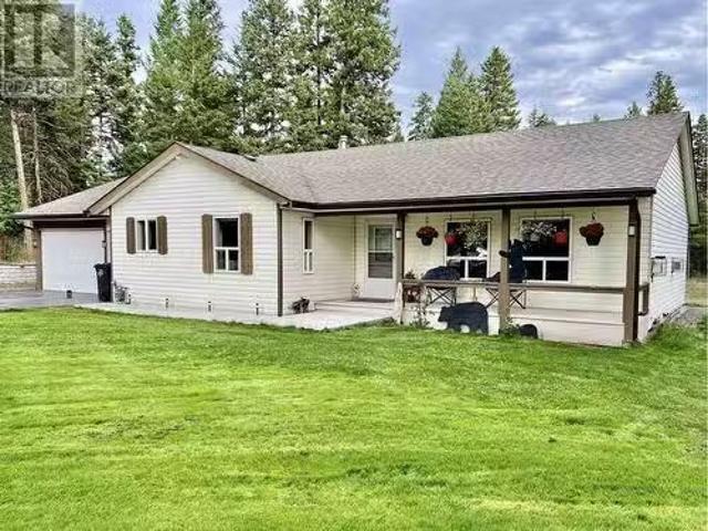House for sale in 108 Mile Ranch, British Columbia