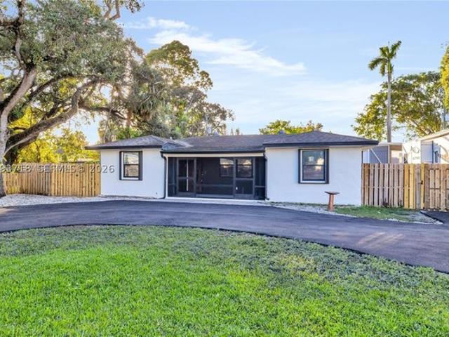 House for sale in Avon Park, Dania Beach