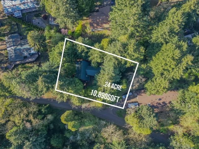 House for sale in Oakridge