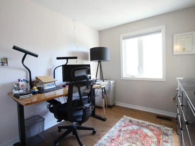 Townhouse for rent in Laurentian View, Ottawa