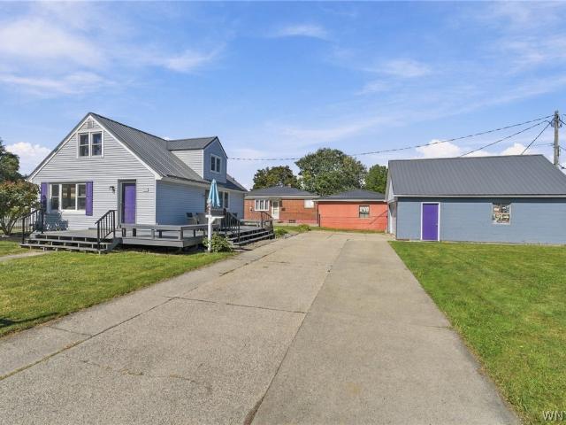 House for sale in Wanakah, Town of Hamburg