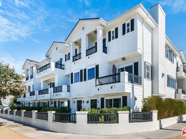 Townhouse for sale in North Hollywood Neighborhood Council District, Canoga Park