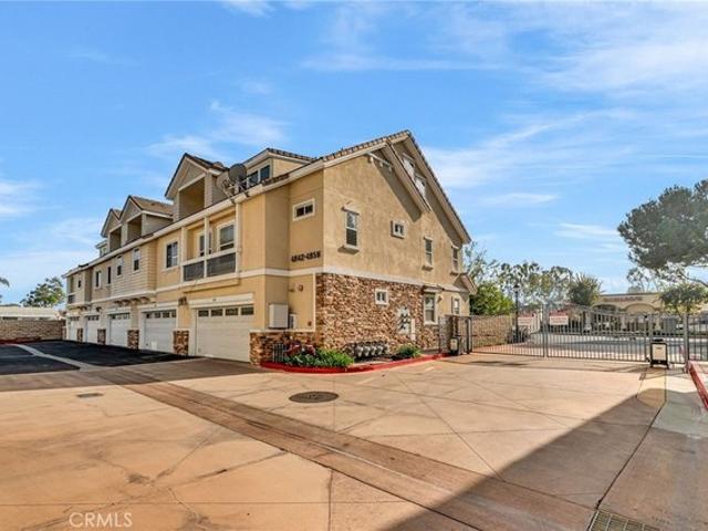 Townhouse for sale in Cypress, California