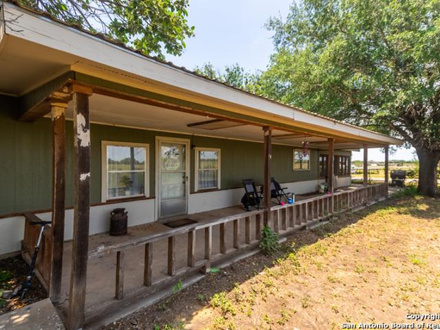 House for sale in La Pryor, Texas