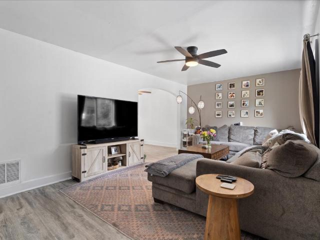 Townhouse for sale in Chicago Park, Illinois