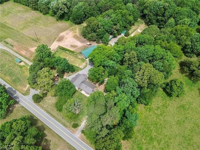House for sale in Hamptonville, North Carolina