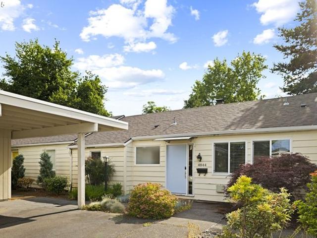 Townhouse for sale in Oregonia