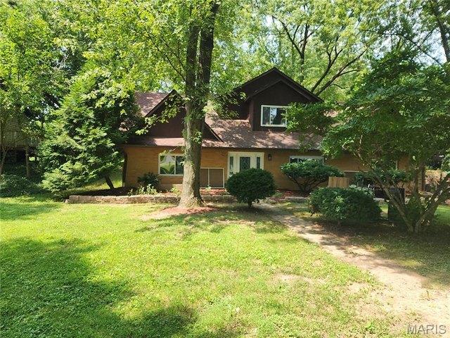 House for sale in Edwardsville, Illinois