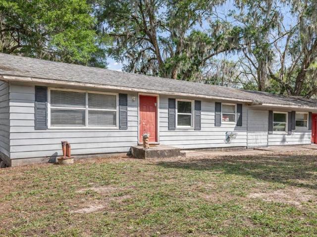 House for sale in De Leon Springs, Florida