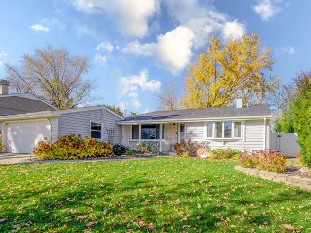 House for sale in Buffalo Grove, Illinois