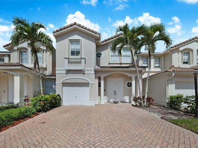 Townhouse for sale in Doral, Florida