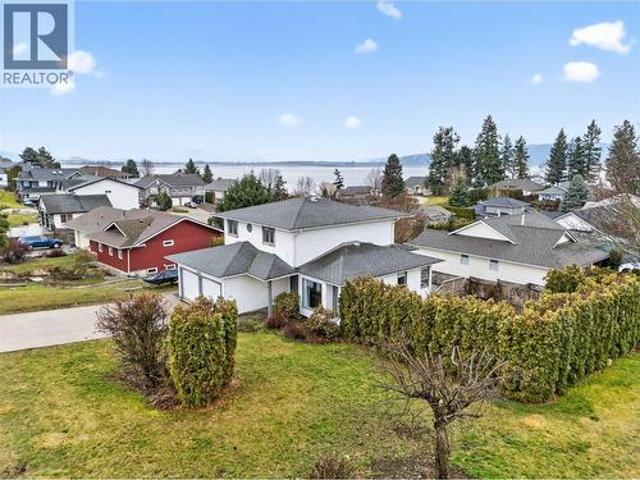 House for sale in Salmon Arm, British Columbia