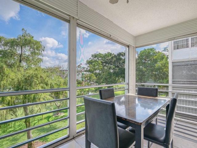 Condo for sale in Lauderdale Lakes, Broward County