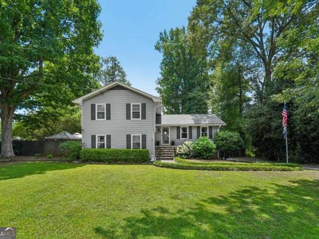 House for sale in Lilburn, Georgia
