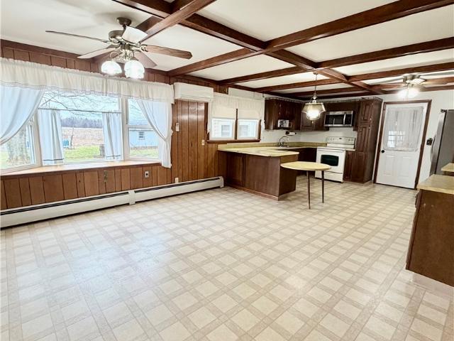 House for sale in Oneida, New York