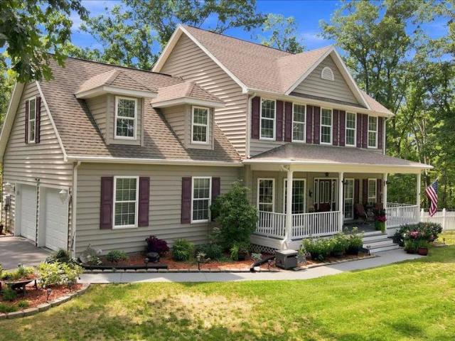House for sale in Hedgesville, West Virginia