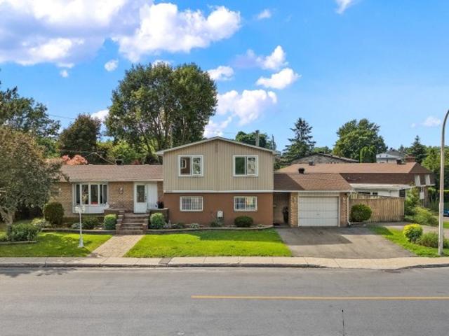 House for sale in Chomedey, Quebec