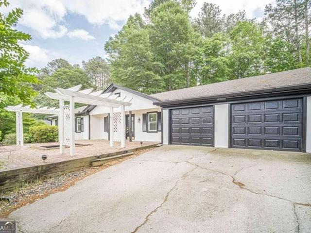House for sale in Lilburn, Georgia