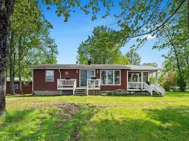 House for sale in L'île-du-grand-calumet, Quebec