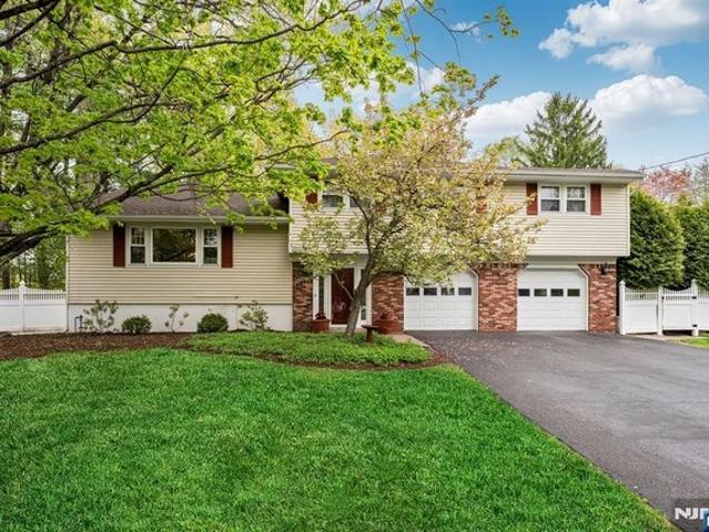 House for sale in Wyckoff, New Jersey