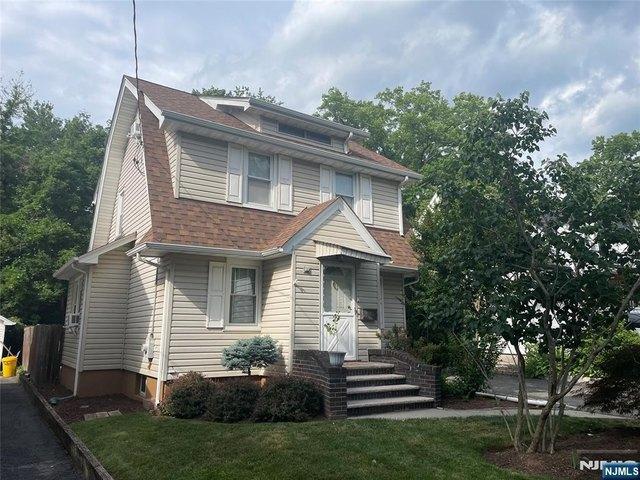 House for sale in Teaneck, New Jersey
