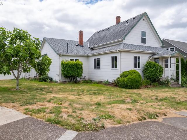 Commercial for sale in Oregonia