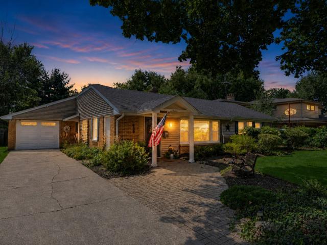 House for sale in Mchenry, Illinois
