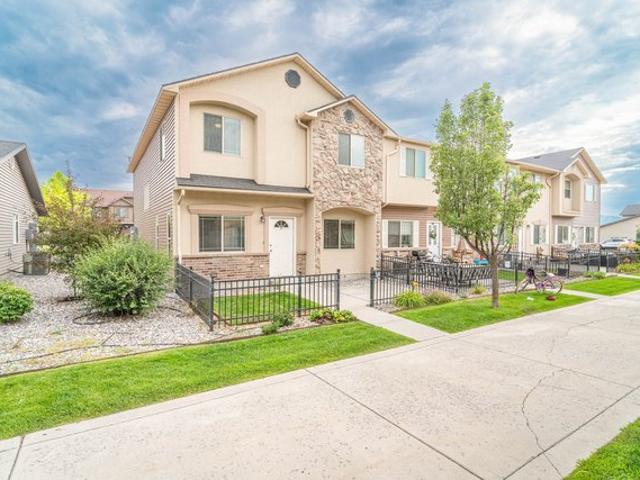 Townhouse for sale in Cache, Utah
