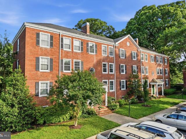 Condo for sale in Fairlington, Arlington