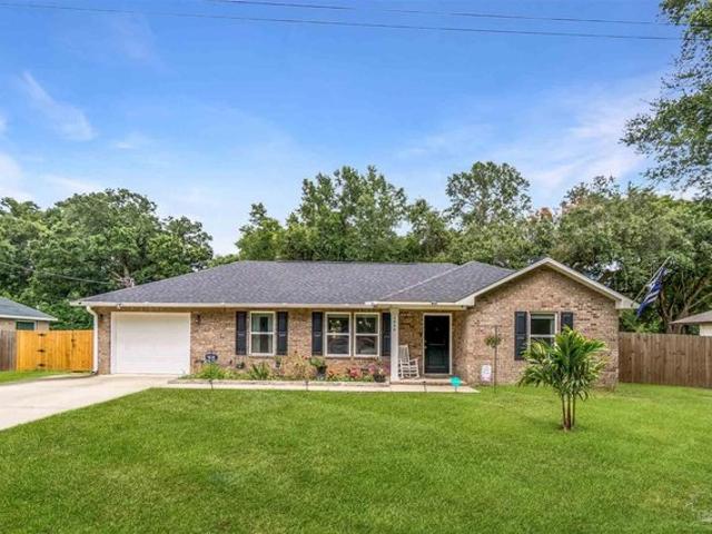 House for sale in Pace, Florida