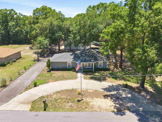 House for sale in Pace, Florida